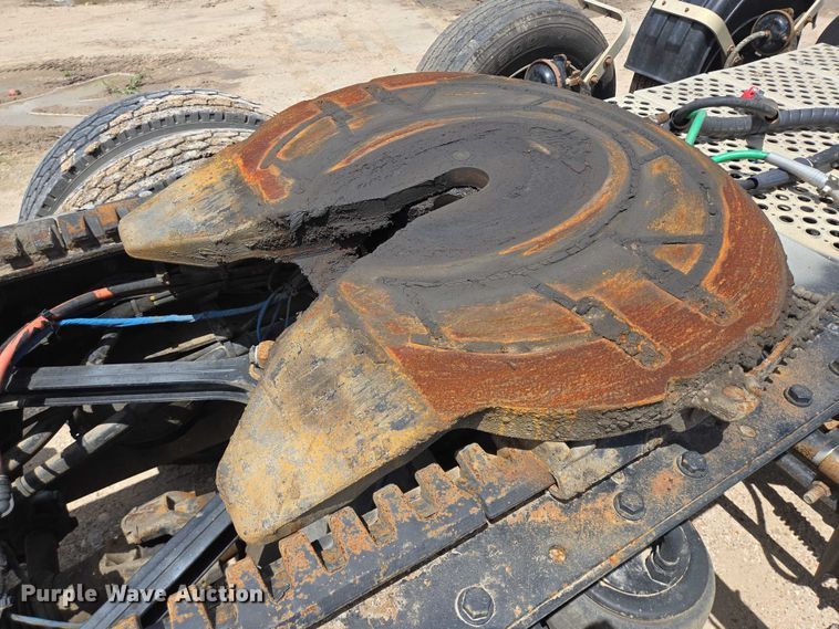 image for item DT4951 2020 Kenworth T880 semi truck