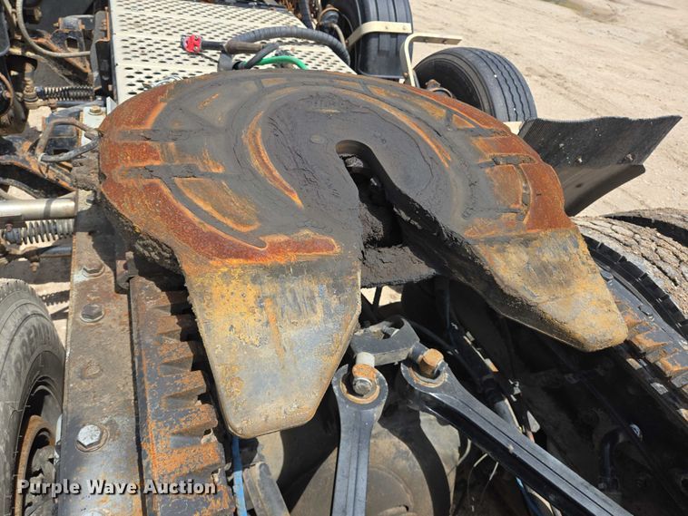 image for item DT4951 2020 Kenworth T880 semi truck