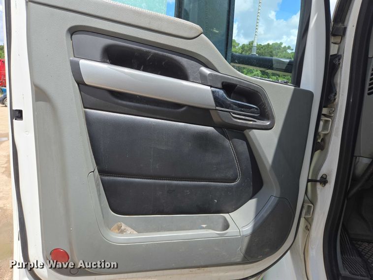 image for item DT4951 2020 Kenworth T880 semi truck