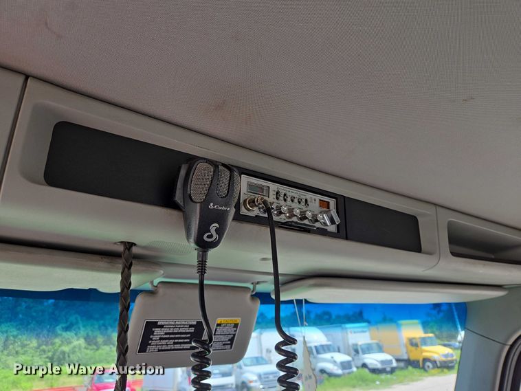 image for item DT4951 2020 Kenworth T880 semi truck