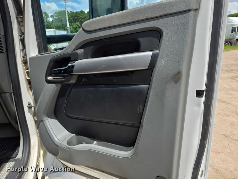 image for item DT4951 2020 Kenworth T880 semi truck