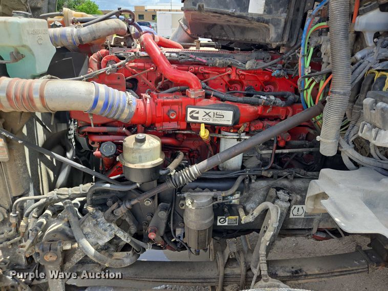 image for item DT4951 2020 Kenworth T880 semi truck