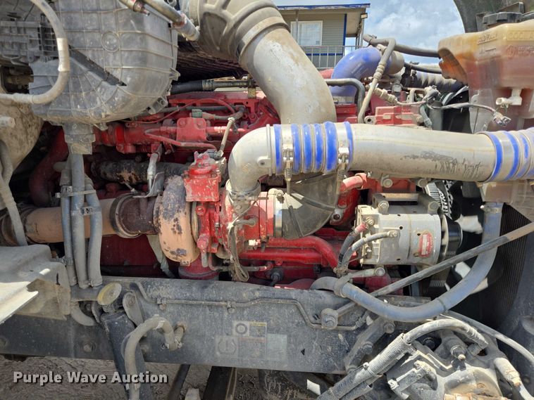 image for item DT4951 2020 Kenworth T880 semi truck