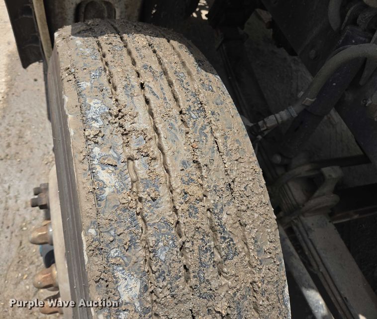 image for item DT4951 2020 Kenworth T880 semi truck