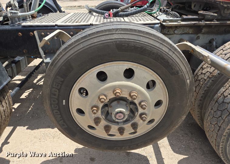 image for item DT4951 2020 Kenworth T880 semi truck