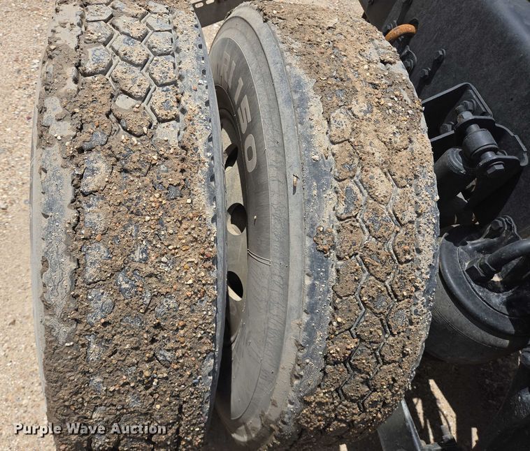 image for item DT4951 2020 Kenworth T880 semi truck