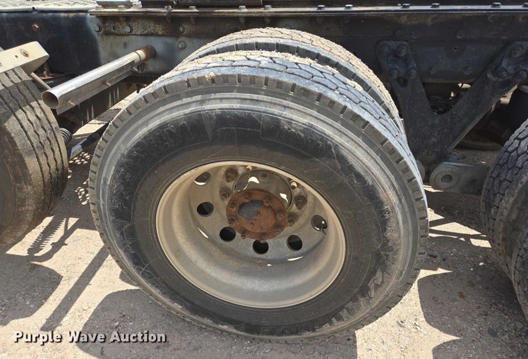 image for item DT4951 2020 Kenworth T880 semi truck