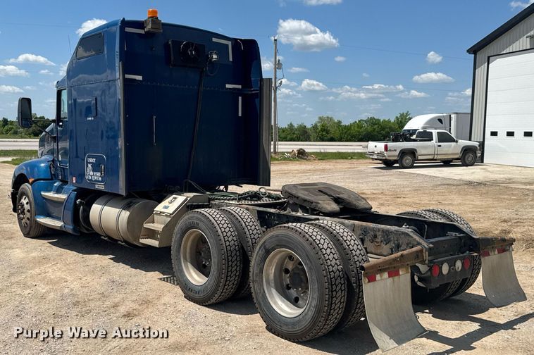 image for item DU9064 2014 Kenworth T660 semi truck