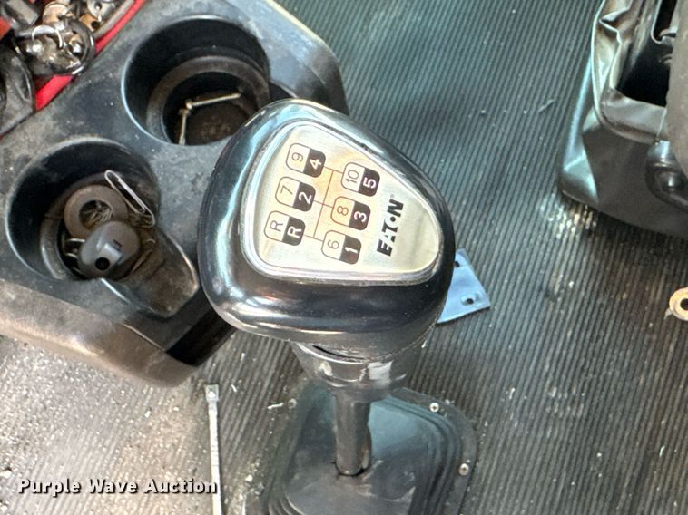 image for item DU9064 2014 Kenworth T660 semi truck