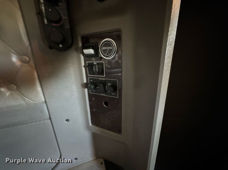 image for item DU9064 2014 Kenworth T660 semi truck