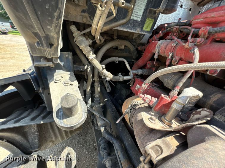 image for item DU9064 2014 Kenworth T660 semi truck