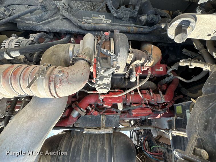 image for item DU9064 2014 Kenworth T660 semi truck