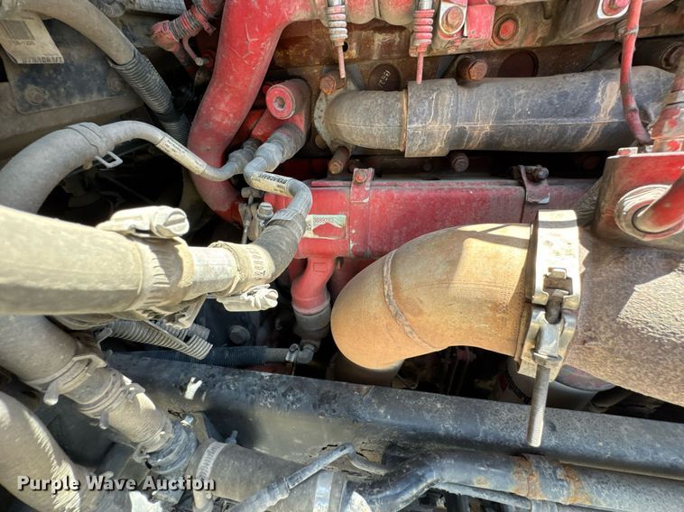 image for item DU9064 2014 Kenworth T660 semi truck