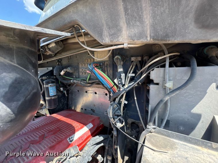 image for item DU9064 2014 Kenworth T660 semi truck