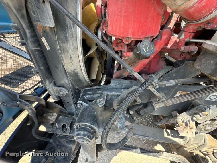 image for item DU9064 2014 Kenworth T660 semi truck