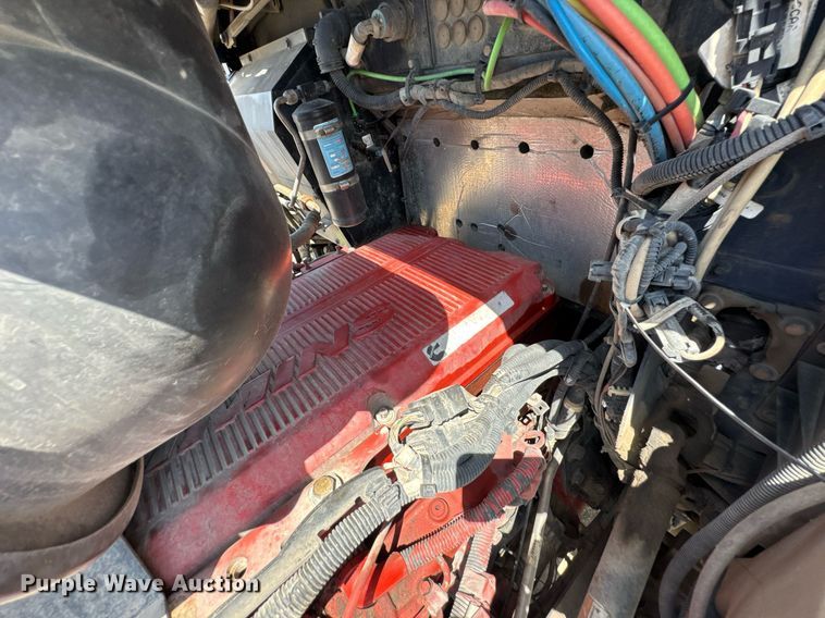 image for item DU9064 2014 Kenworth T660 semi truck