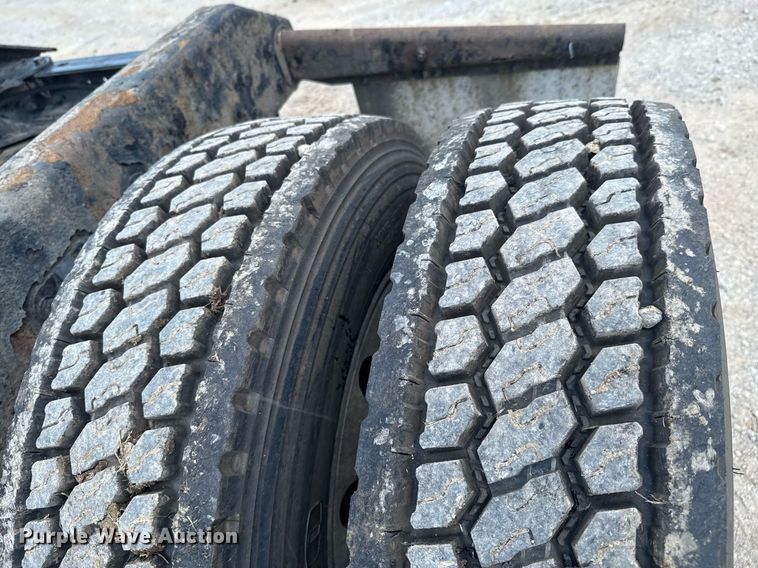 image for item DU9064 2014 Kenworth T660 semi truck