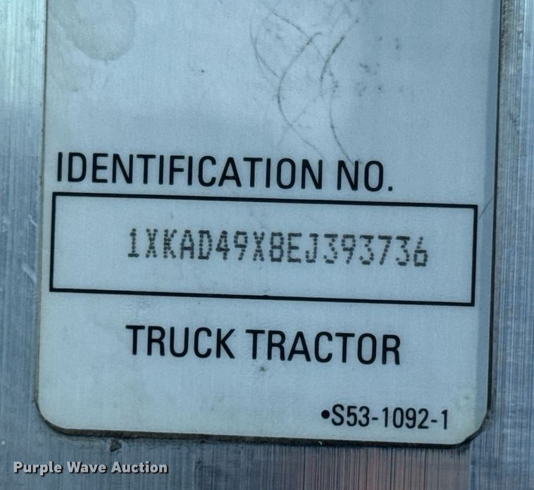 image for item DU9064 2014 Kenworth T660 semi truck