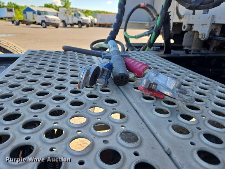 image for item DW7025 2017 Kenworth T680 semi truck