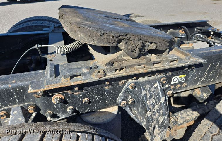 image for item DW7025 2017 Kenworth T680 semi truck