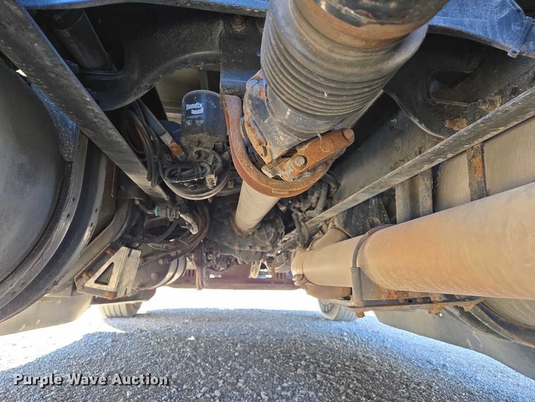 image for item DW7025 2017 Kenworth T680 semi truck