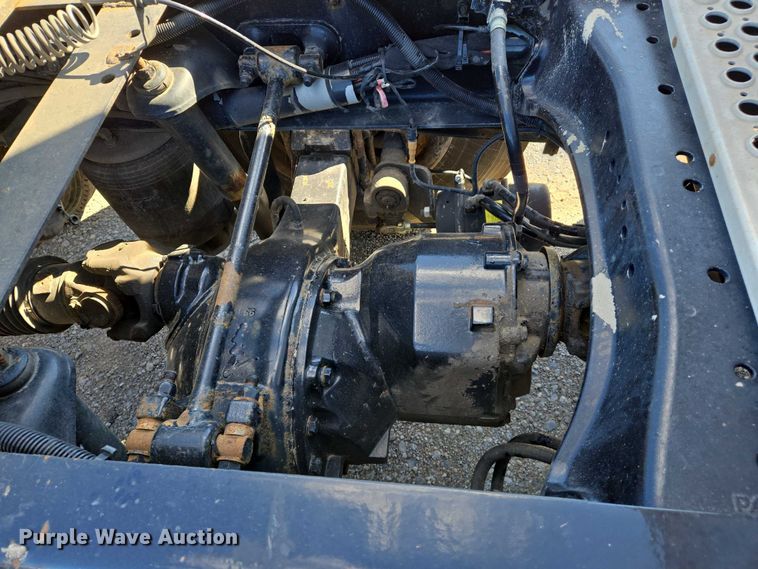 image for item DW7025 2017 Kenworth T680 semi truck