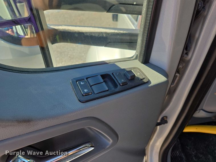 image for item DW7025 2017 Kenworth T680 semi truck