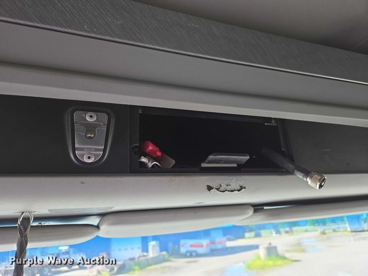 image for item DW7025 2017 Kenworth T680 semi truck