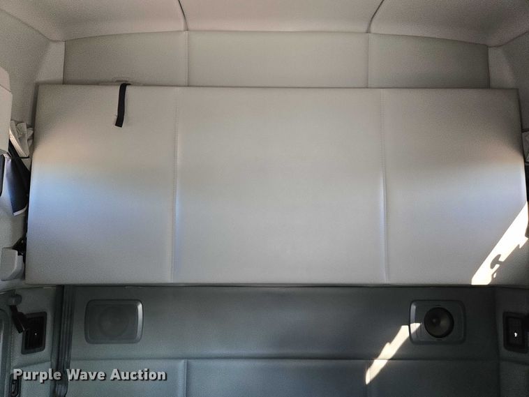 image for item DW7025 2017 Kenworth T680 semi truck