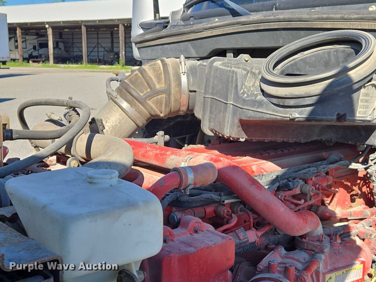 image for item DW7025 2017 Kenworth T680 semi truck