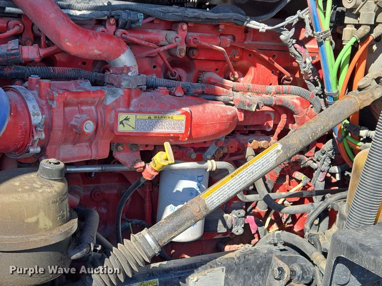 image for item DW7025 2017 Kenworth T680 semi truck