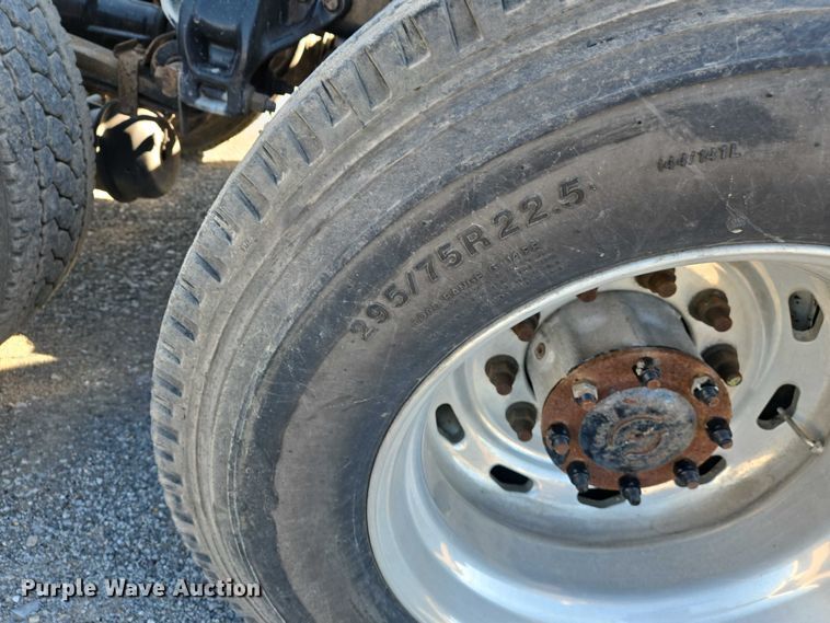 image for item DW7025 2017 Kenworth T680 semi truck