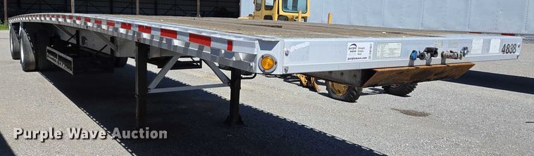 image for item DW7027 2008 Reitnouer flatbed trailer