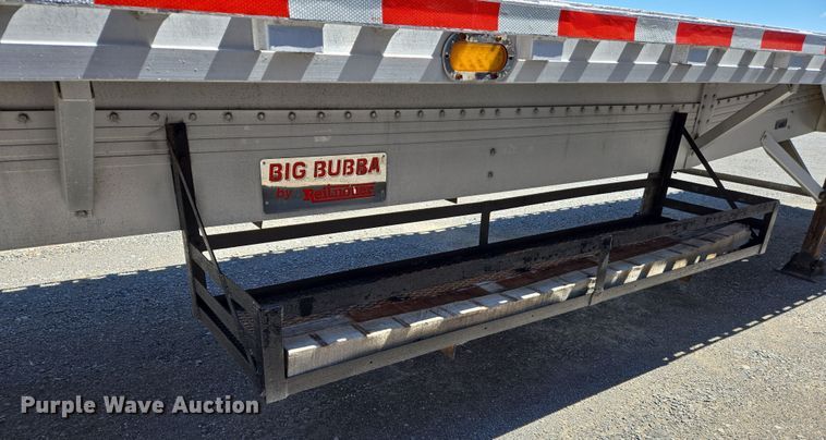image for item DW7027 2008 Reitnouer flatbed trailer