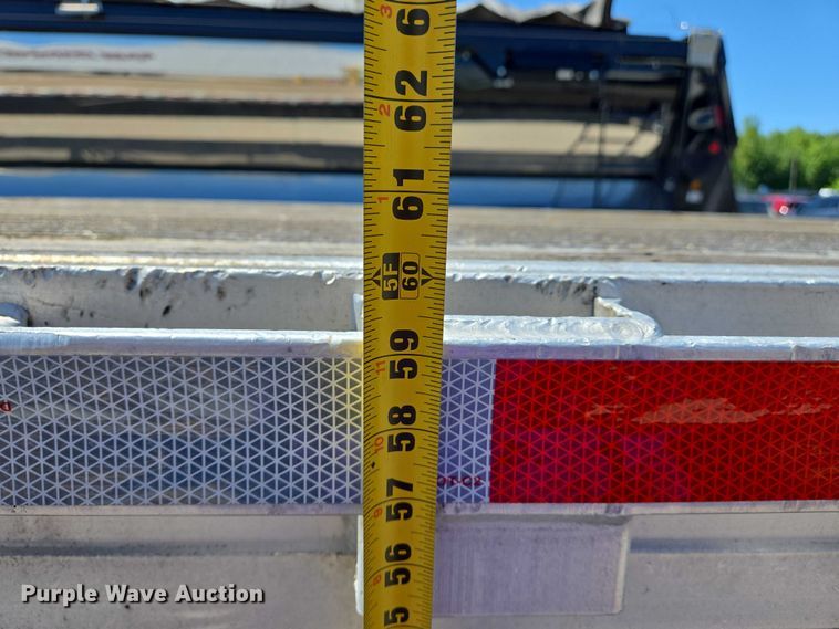 image for item DW7027 2008 Reitnouer flatbed trailer