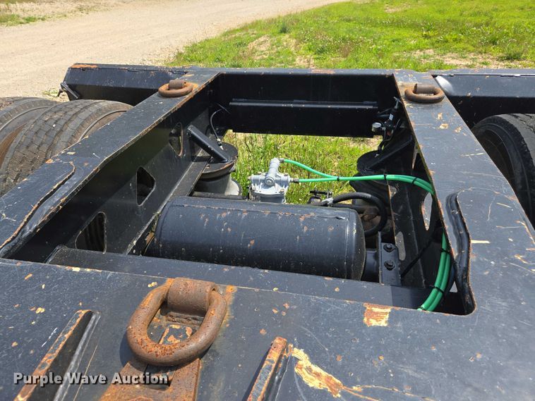 image for item DW7070 2008 Trail King stinger axle