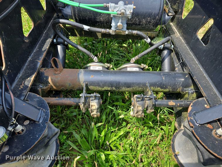 image for item DW7070 2008 Trail King stinger axle