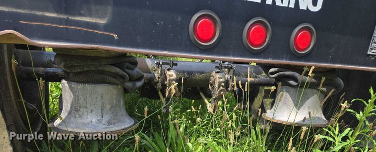 image for item DW7070 2008 Trail King stinger axle