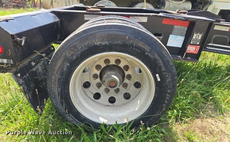 image for item DW7070 2008 Trail King stinger axle