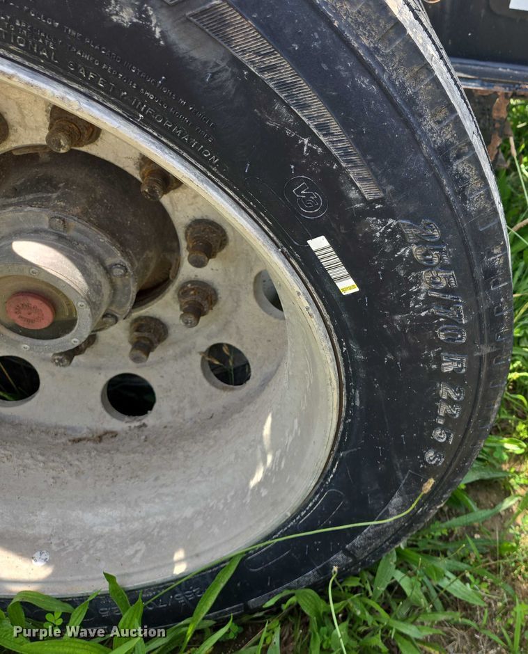 image for item DW7070 2008 Trail King stinger axle