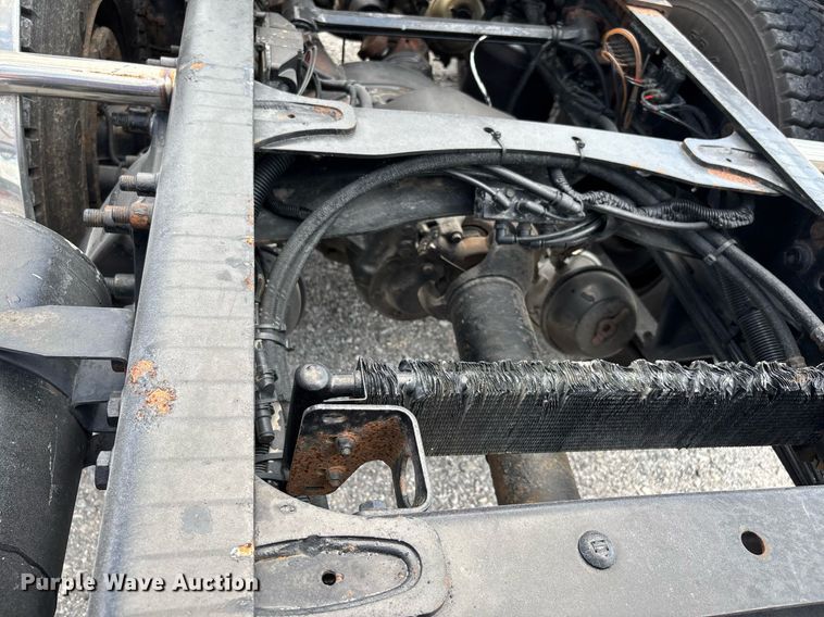 image for item DW7127 2007 Freightliner Columbia semi truck