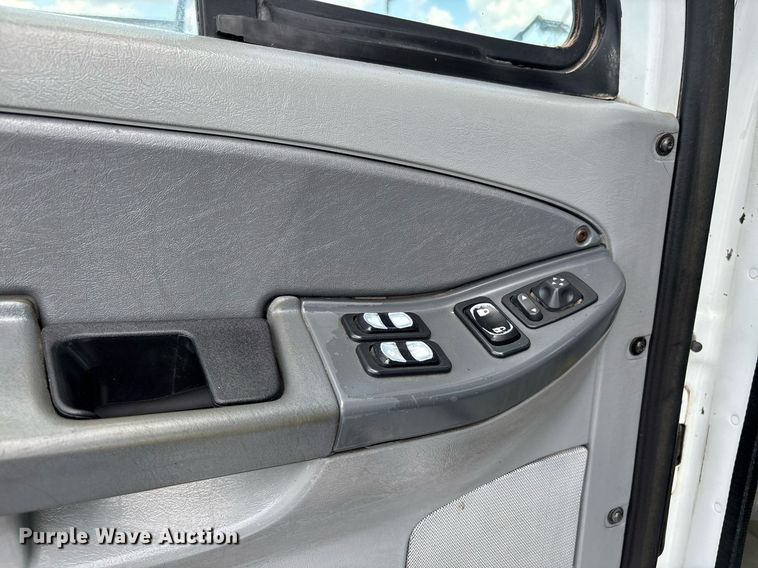 image for item DW7127 2007 Freightliner Columbia semi truck