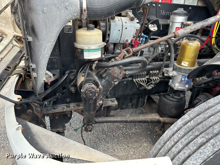 image for item DW7127 2007 Freightliner Columbia semi truck