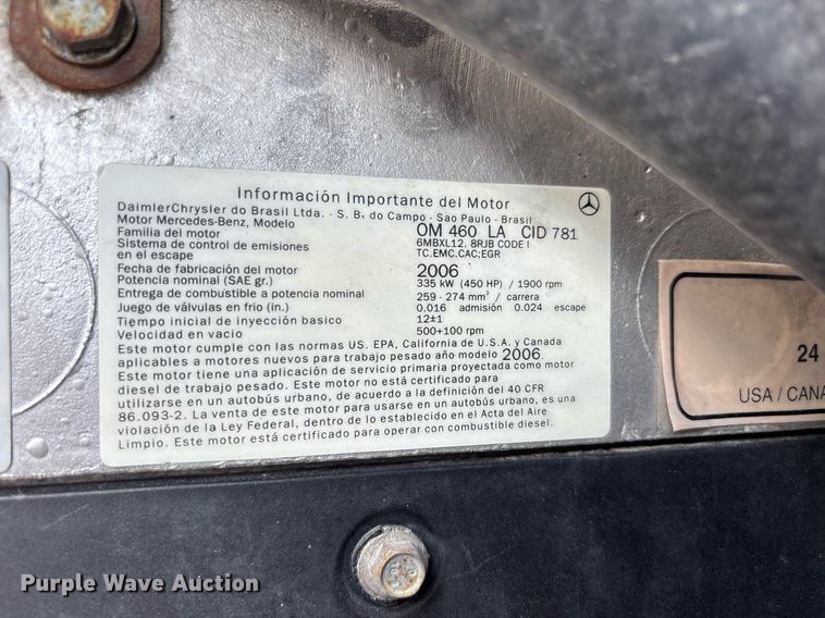 image for item DW7127 2007 Freightliner Columbia semi truck