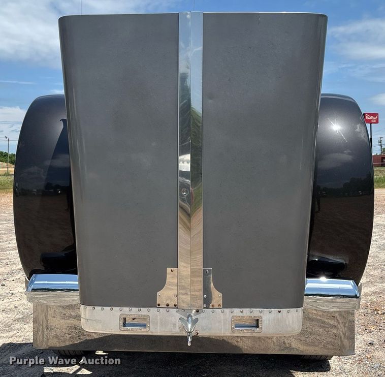 image for item DW7160 2002 Peterbilt 379 semi truck