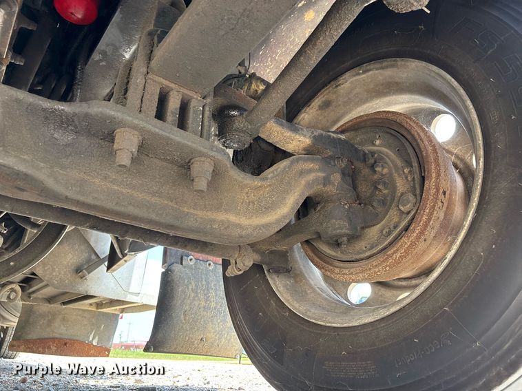 image for item DW7160 2002 Peterbilt 379 semi truck