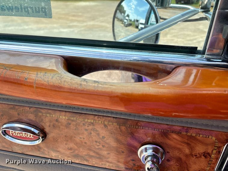 image for item DW7160 2002 Peterbilt 379 semi truck