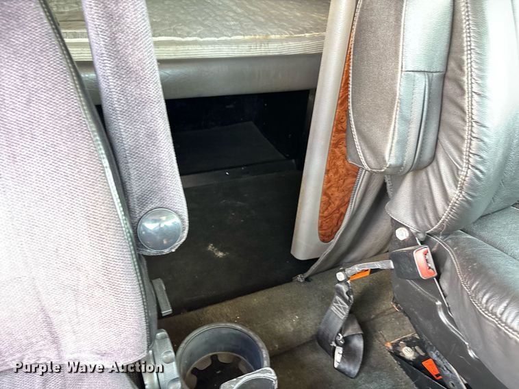 image for item DW7160 2002 Peterbilt 379 semi truck