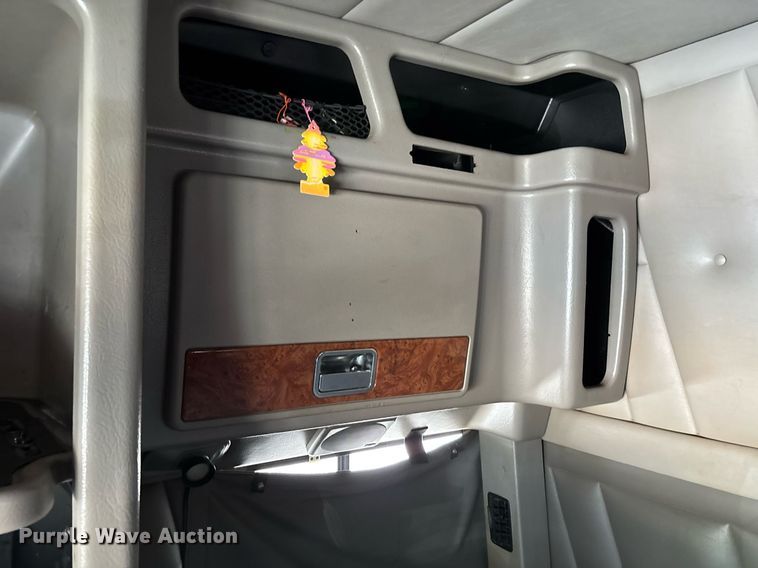 image for item DW7160 2002 Peterbilt 379 semi truck