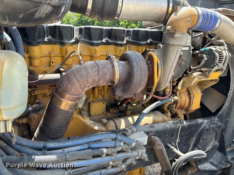 image for item DW7160 2002 Peterbilt 379 semi truck